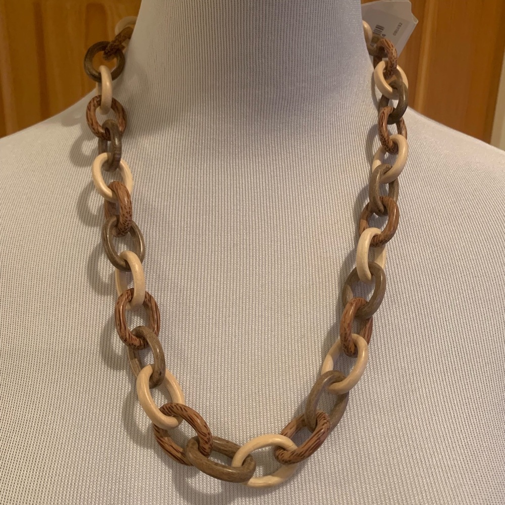 Wood, chain linked necklace